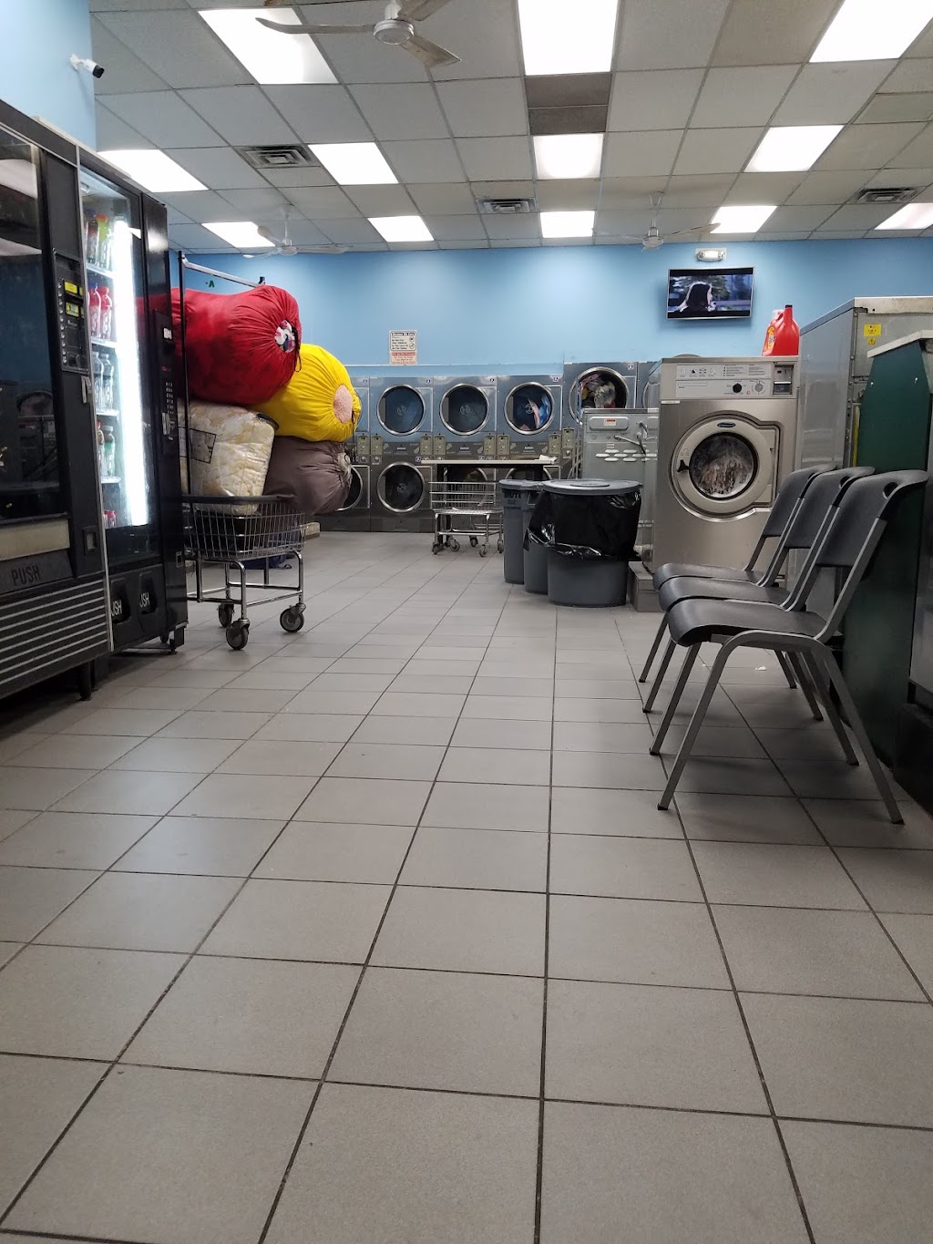 Hometown Laundry | 530 McBride Ave, Woodland Park, NJ 07424, USA | Phone: (973) 345-2889