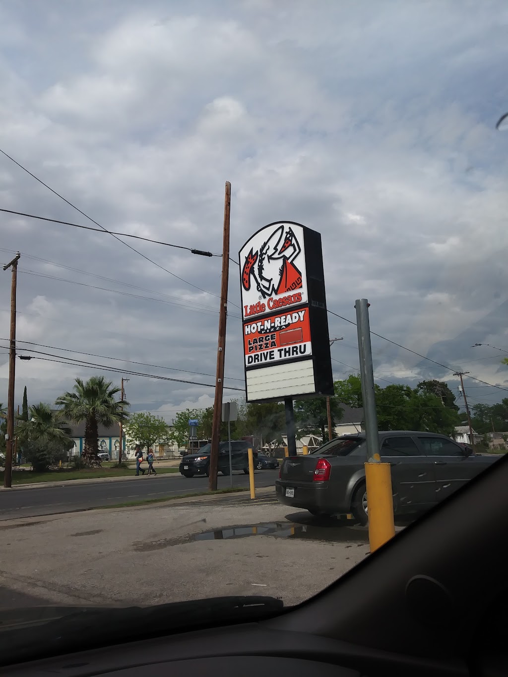 Little Caesars Pizza | 207 N Zarzamora St, San Antonio, TX 78207, USA | Phone: (210) 224-0435