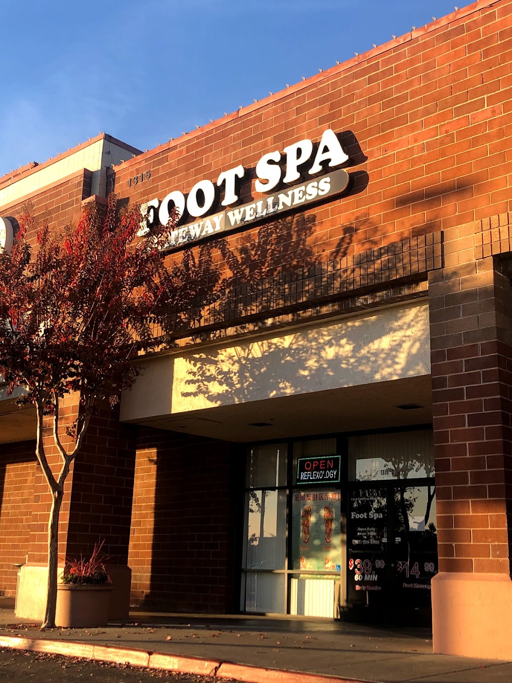 Vip foot spa | 1315 Gateway Blvd #D3, Fairfield, CA 94533, USA | Phone: (707) 399-8888