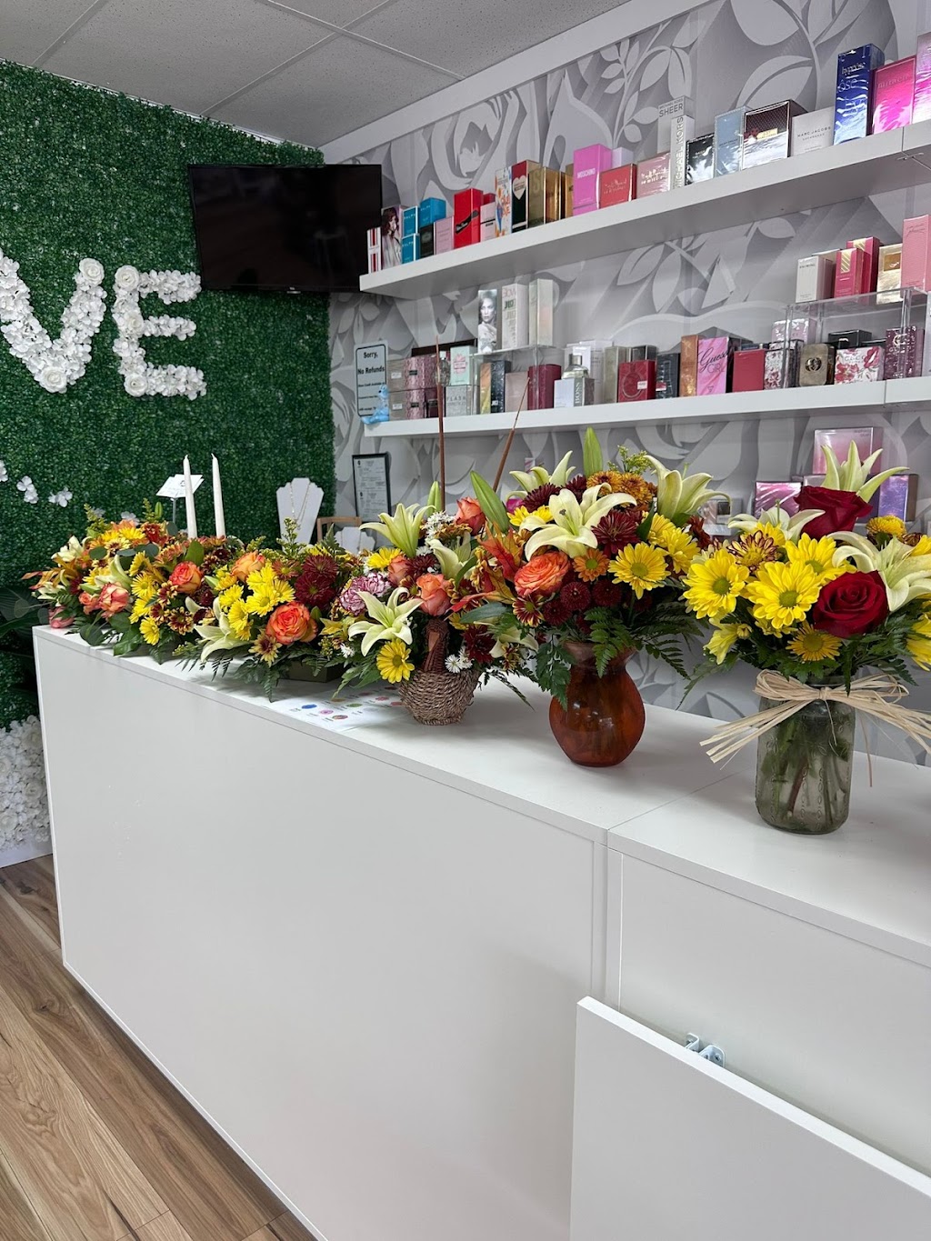 Flowers And Scents Gift Boutique | 7866 W Sample Rd, Margate, FL 33065, USA | Phone: (754) 812-1909