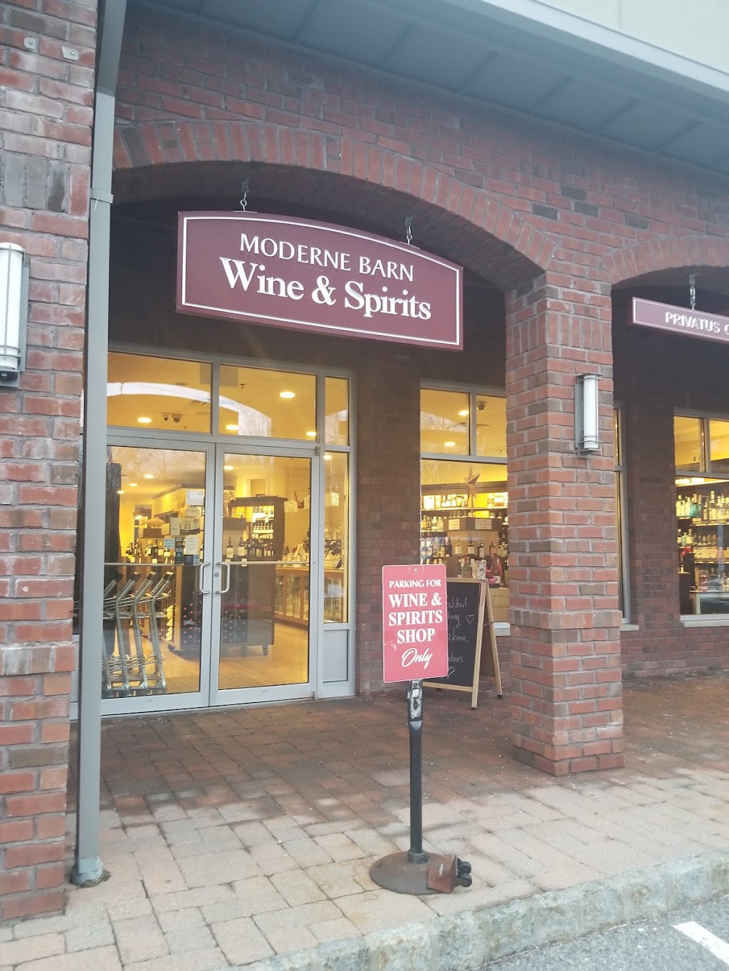 Moderne Barn Wine & Spirits | 430 Bedford Rd, Armonk, NY 10504, USA | Phone: (914) 273-1000