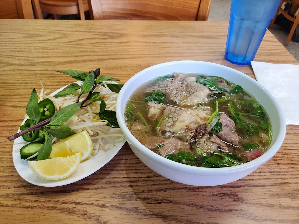 Pho Neighbors | 32245 Mission Trail D1, Lake Elsinore, CA 92530, USA | Phone: (951) 674-6789