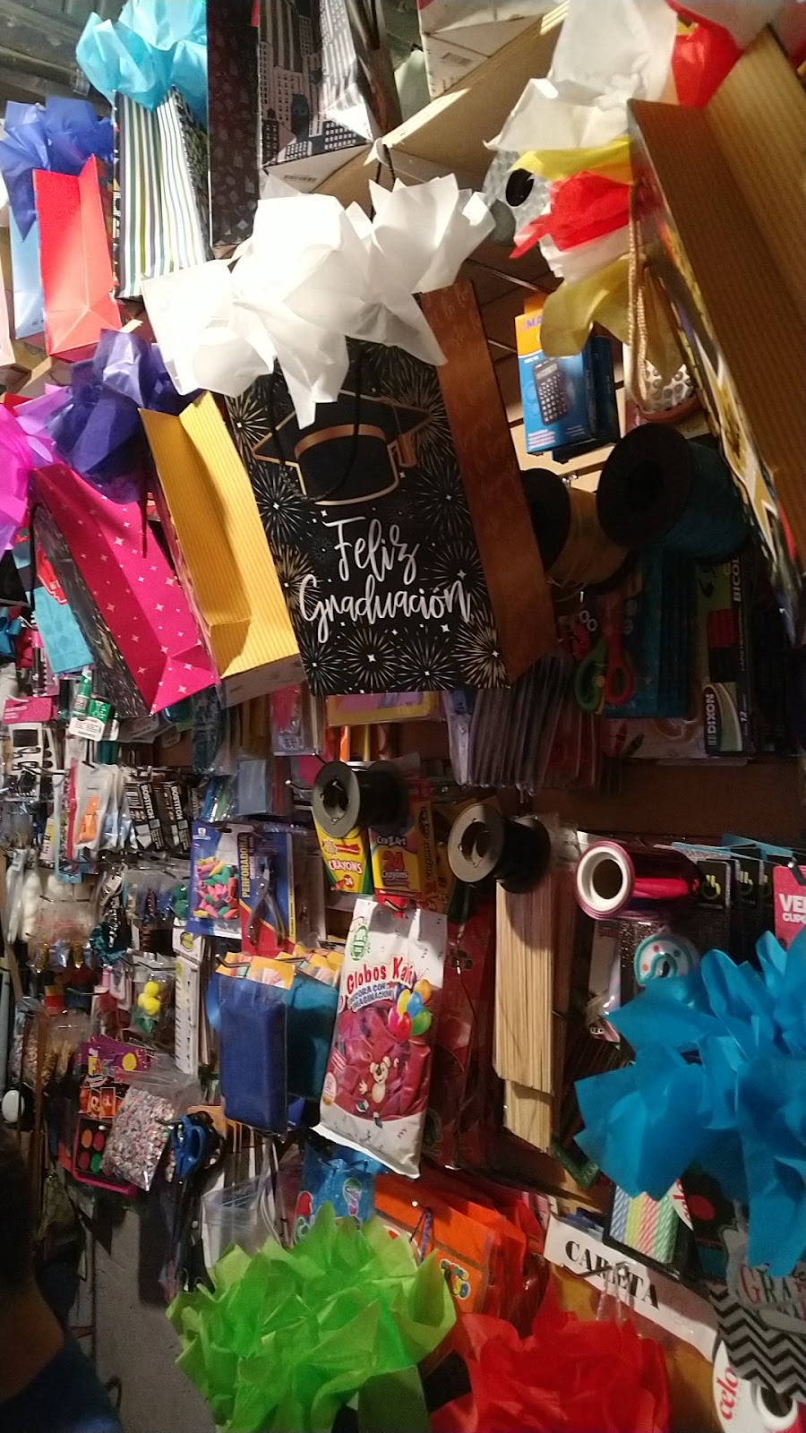 Papeleria Ilusion | Paseo Banderas & Paseo del Cedro, Urbiquinta Del Cedro, 22564 Tijuana, B.C., Mexico | Phone: 664 904 9622