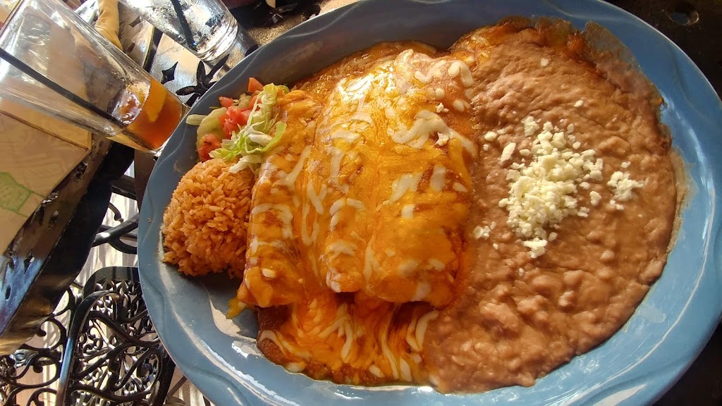 Casa Chapala | 1800 Walnut St, Bastrop, TX 78602, USA | Phone: (512) 985-5788