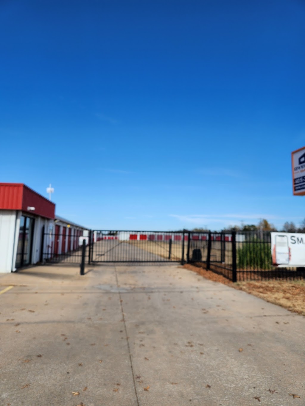 Overflow Garage | 215 Hickory St, Paradise, TX 76073, USA | Phone: (940) 204-0833