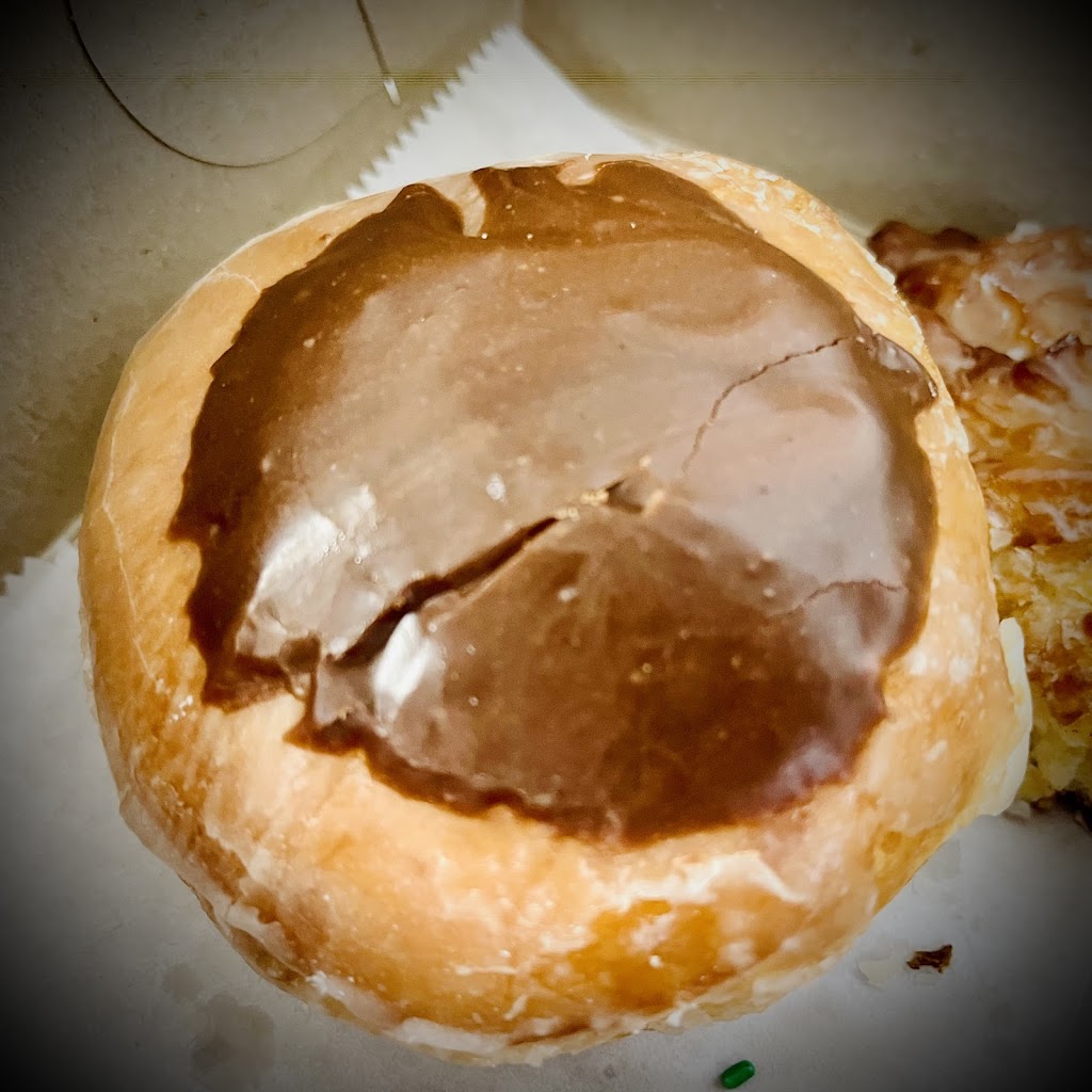 Kims Donut & Deli | 1800 S Washington Ave #4716, Titusville, FL 32780, USA | Phone: (321) 269-1402