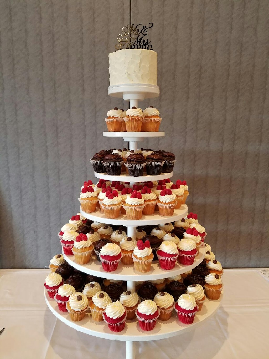 Buttercream Wedding Cakes & Desserts | 18172 Minnetonka Blvd, Wayzata, MN 55391, USA | Phone: (952) 249-0390