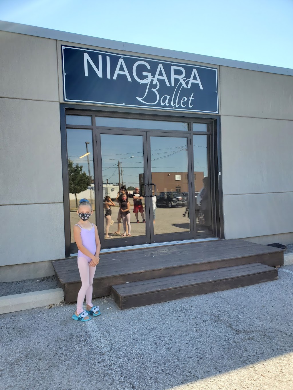 Dancewear Niagara | 11 Balfour St, St. Catharines, ON L2R 2G4, Canada | Phone: (905) 937-4226