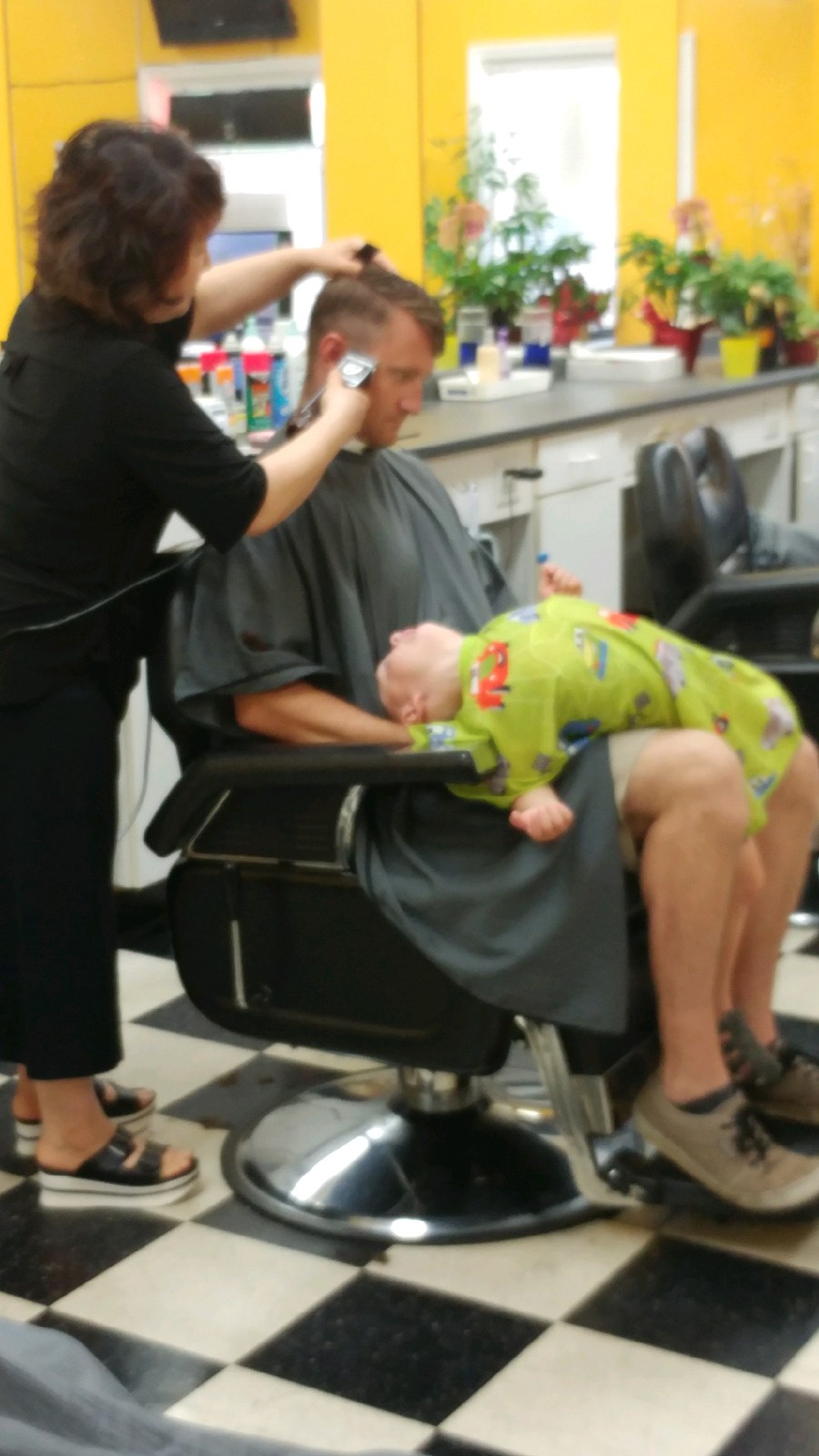 Centreville Crossing Barber Shop | 13826 Braddock Rd, Centreville, VA 20121, USA | Phone: (703) 968-3369