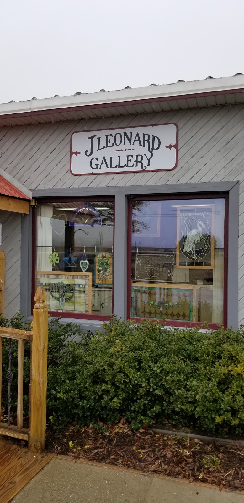 J Leonard Gallery & Vintage Emporium | 12157 OH-88, Garrettsville, OH 44231, USA | Phone: (330) 527-3222