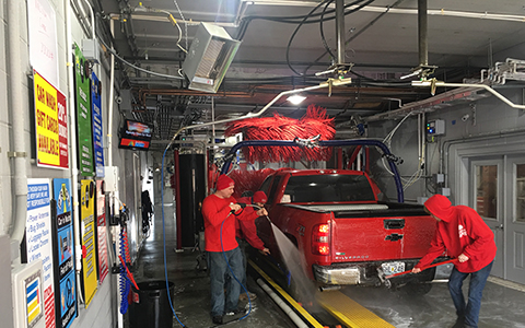 Squeaky Clean Car Wash | 12425 Dorsett Rd, Maryland Heights, MO 63043, USA | Phone: (314) 997-3534