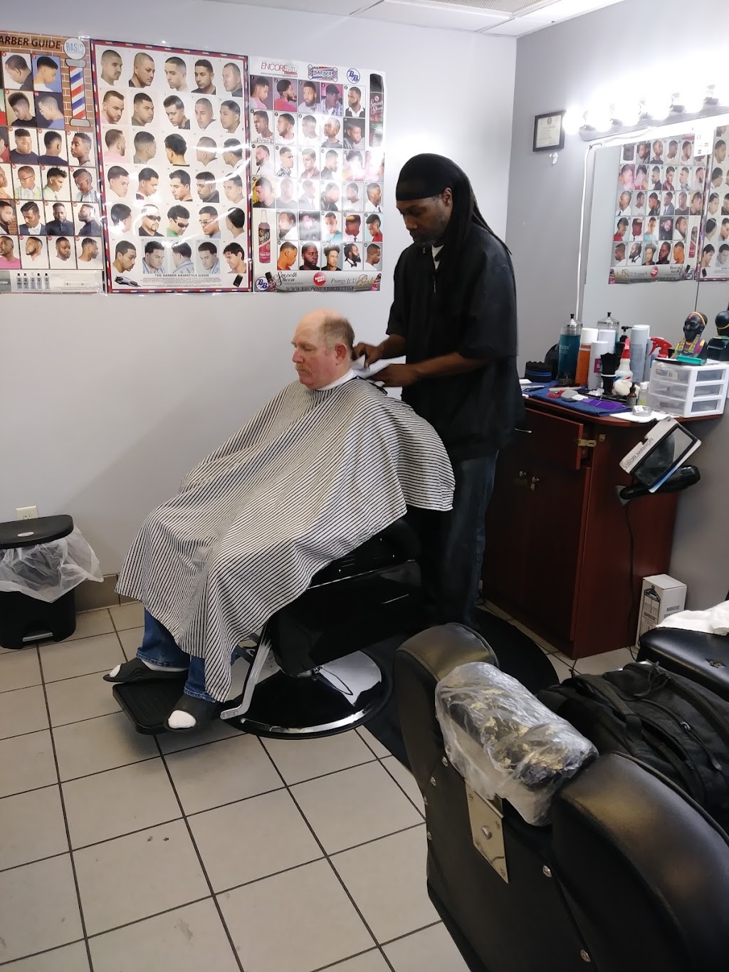 International Barbershop LLC | Located Inside TA/Shell Station, 2105 S Goliad St, Rockwall, TX 75032, USA | Phone: (214) 530-6887