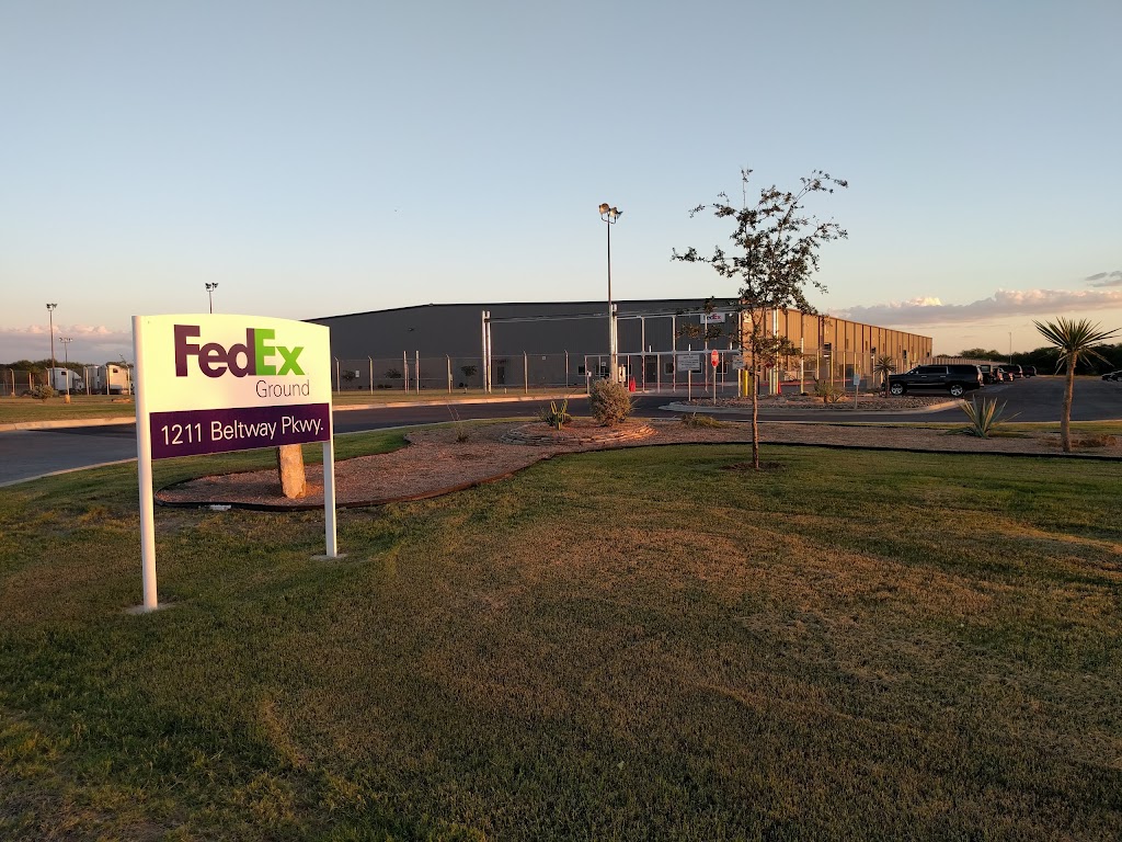 FedEx Ground | 1211 Beltway Pkwy, Laredo, TX 78045, USA | Phone: (800) 463-3339