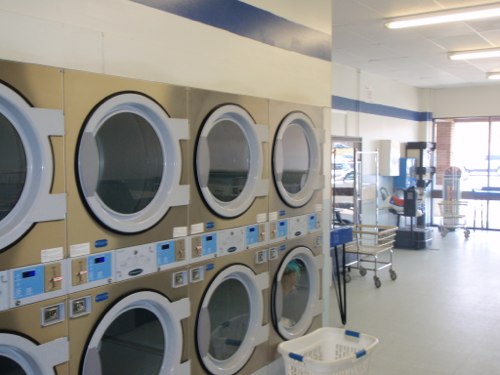 Pilot Mountain Laundry Land Laundromat | 647 S Key St, Pilot Mountain, NC 27041, USA | Phone: (434) 793-2011