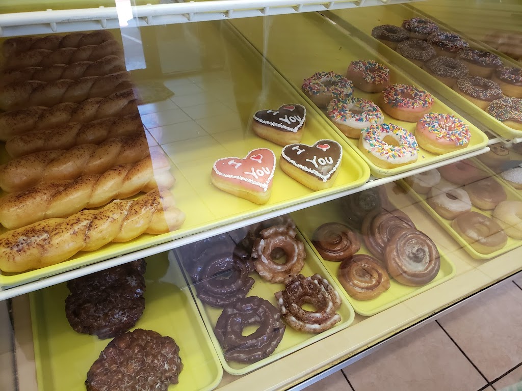 Donut Palace | 1827 SW Green Oaks Blvd ste161, Arlington, TX 76017, USA | Phone: (682) 276-6611