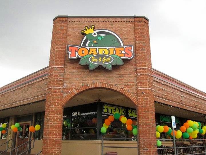 Toadies Bar and Grill | 1705 Airport Fwy, Bedford, TX 76021 | Phone: (817) 283-9090