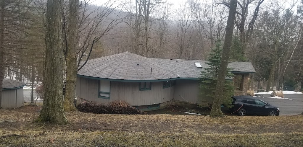 Alpine Retreat rentals | 244 Alpine Heights Rd, Champion, PA 15622, USA | Phone: (412) 401-2041