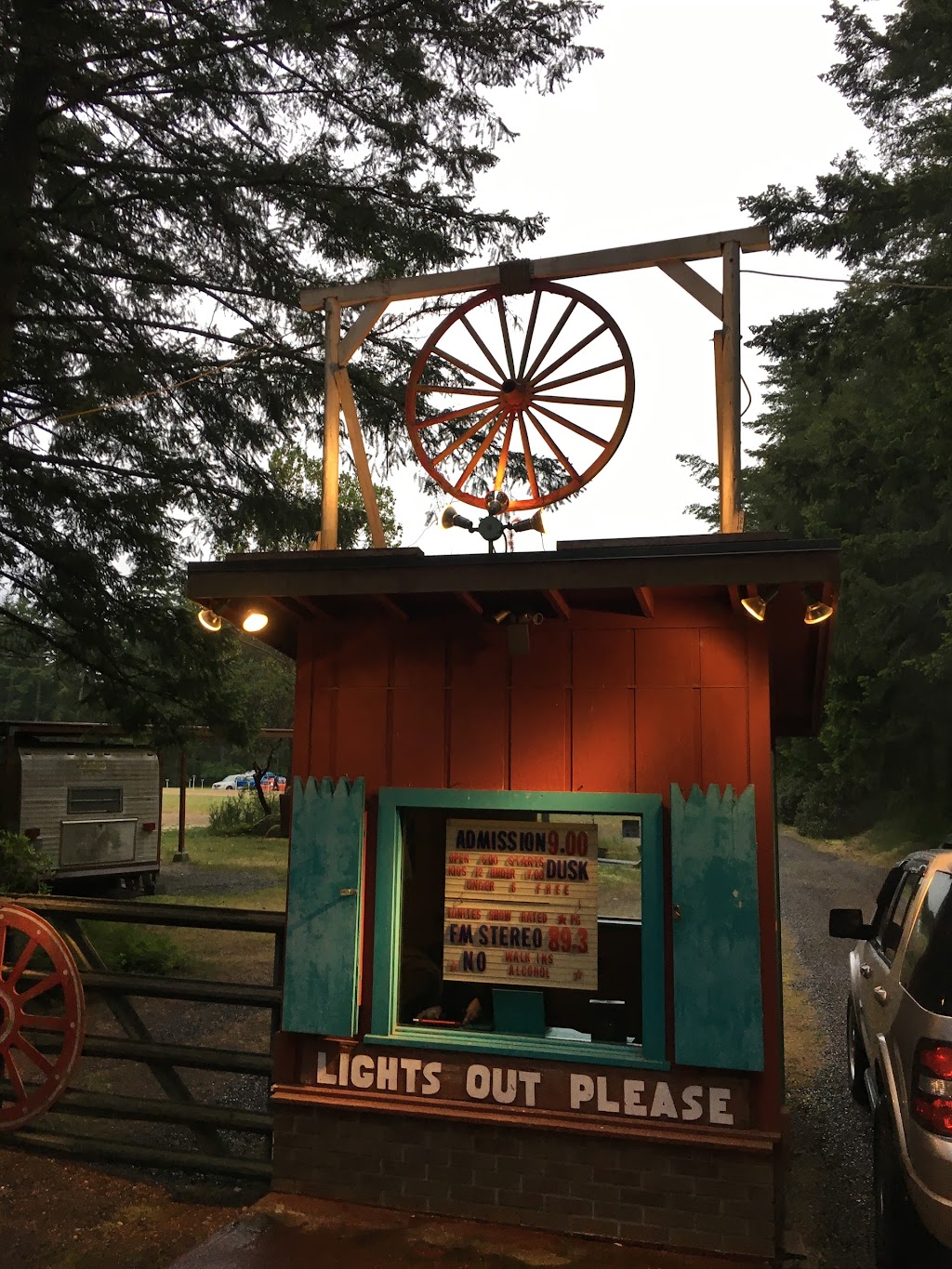 Wheel-In-Motor Movie Drive In | 210 Theatre Rd, Port Townsend, WA 98368, USA | Phone: (360) 385-0859