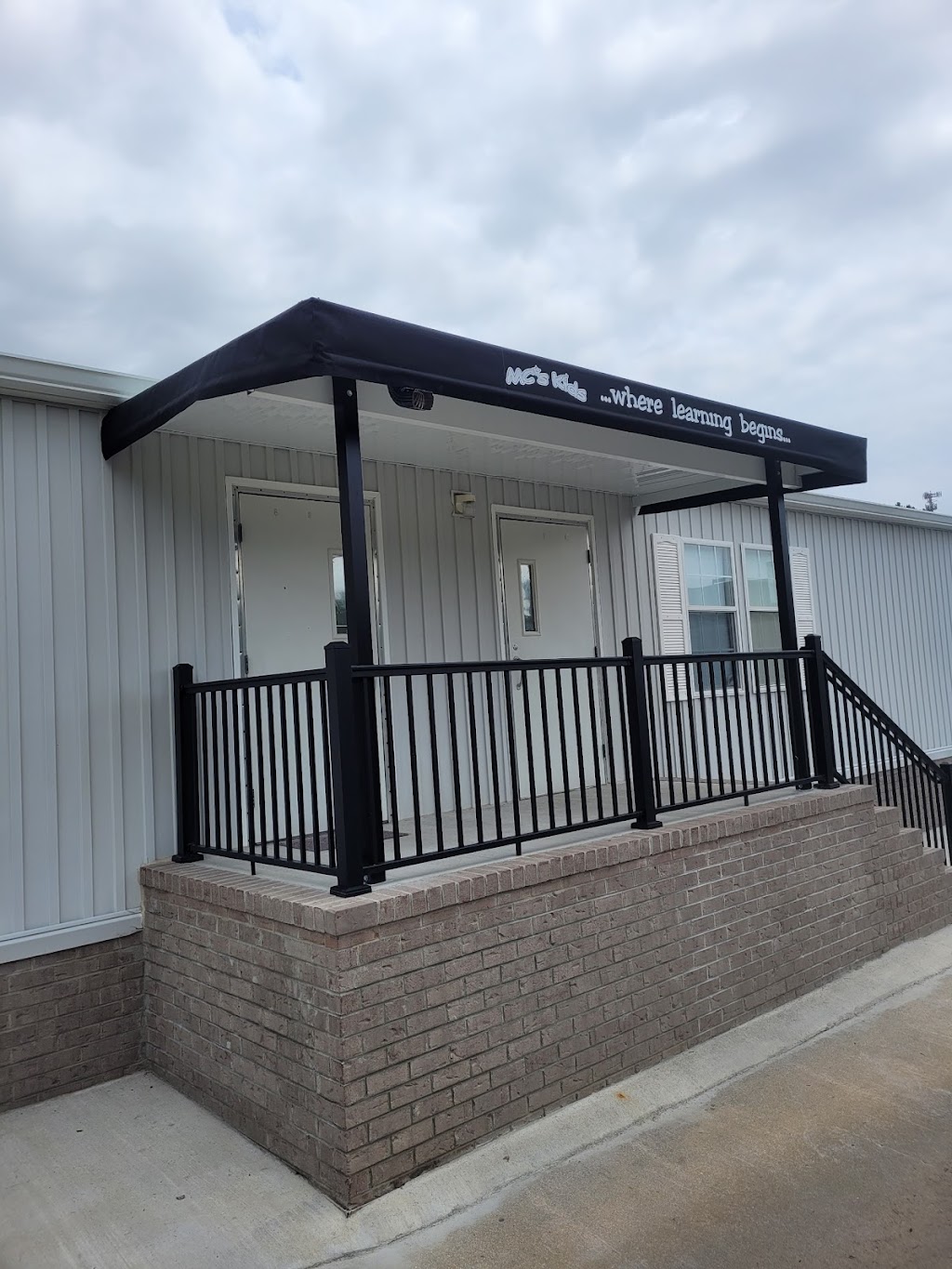 Roberts Awnings | 1791 Midway Ave, Petersburg, VA 23803, USA | Phone: (804) 733-6012