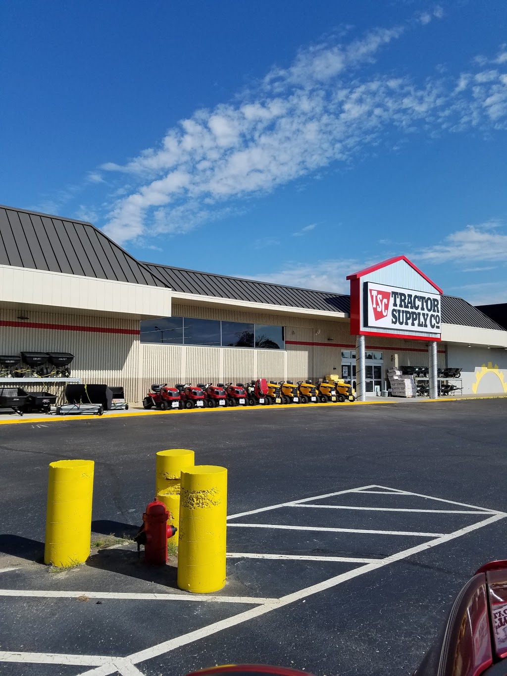 Tractor Supply Co. | 10713 Dixie Hwy Ste 101, Louisville, KY 40272, USA | Phone: (502) 995-8558
