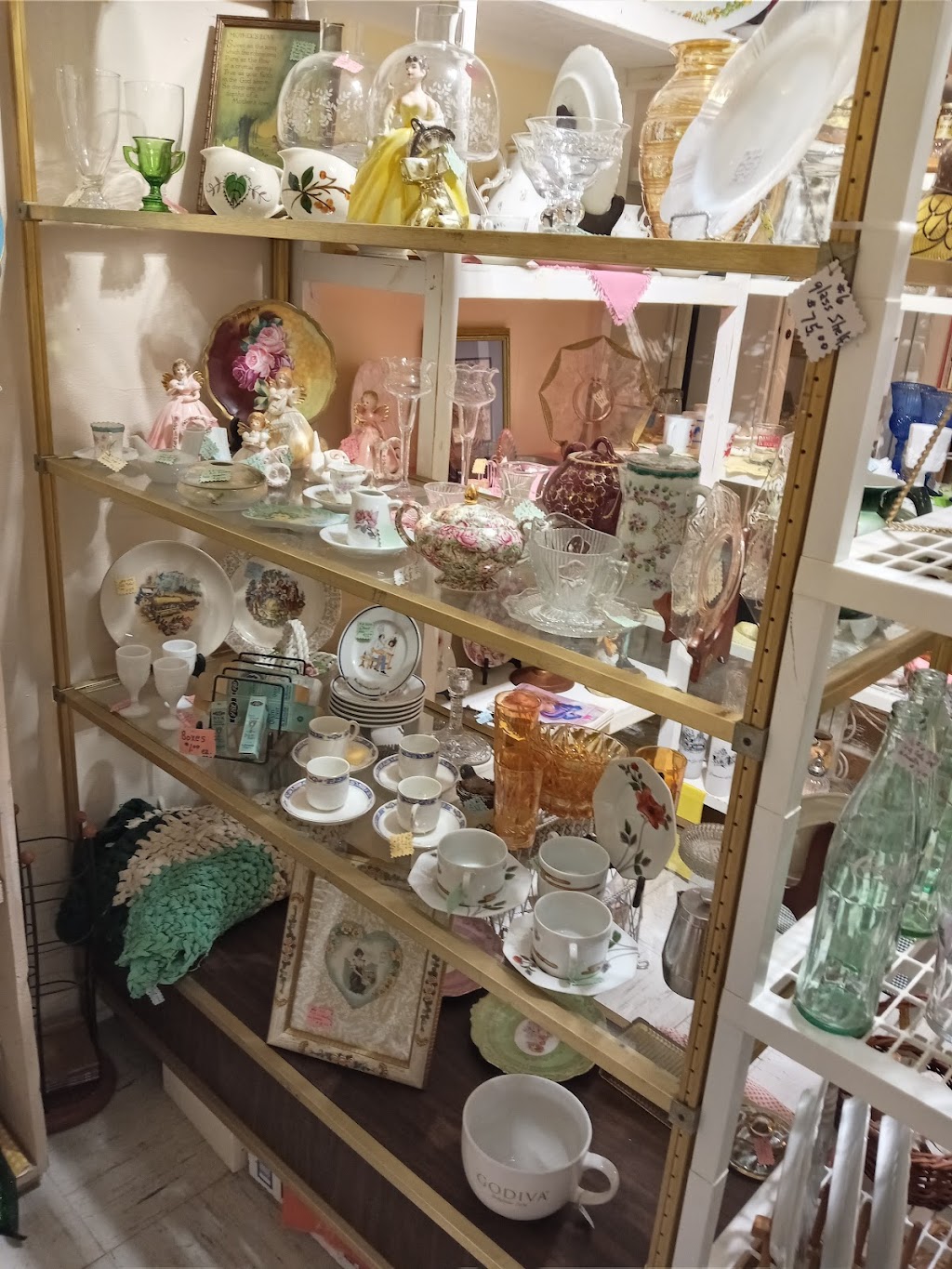 Nanas Junk-N Treasure | 320 W Cleveland Blvd, Aransas Pass, TX 78336, USA | Phone: (361) 230-5481