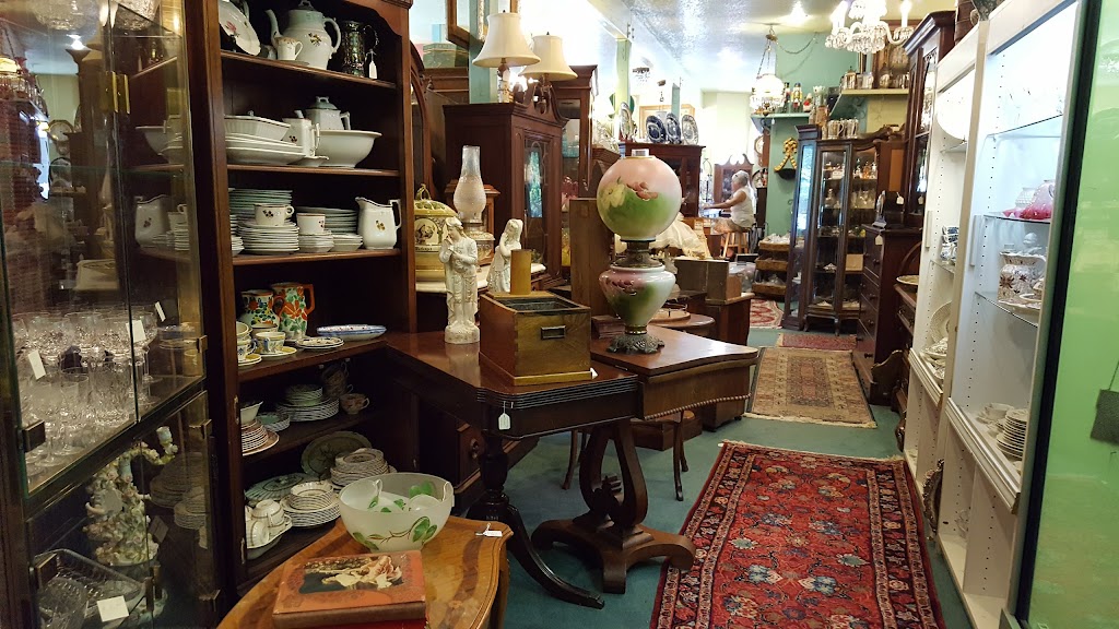 Bev Frank Antiques | 387 Historic Columbia River Hwy, Troutdale, OR 97060, USA | Phone: (503) 665-1640