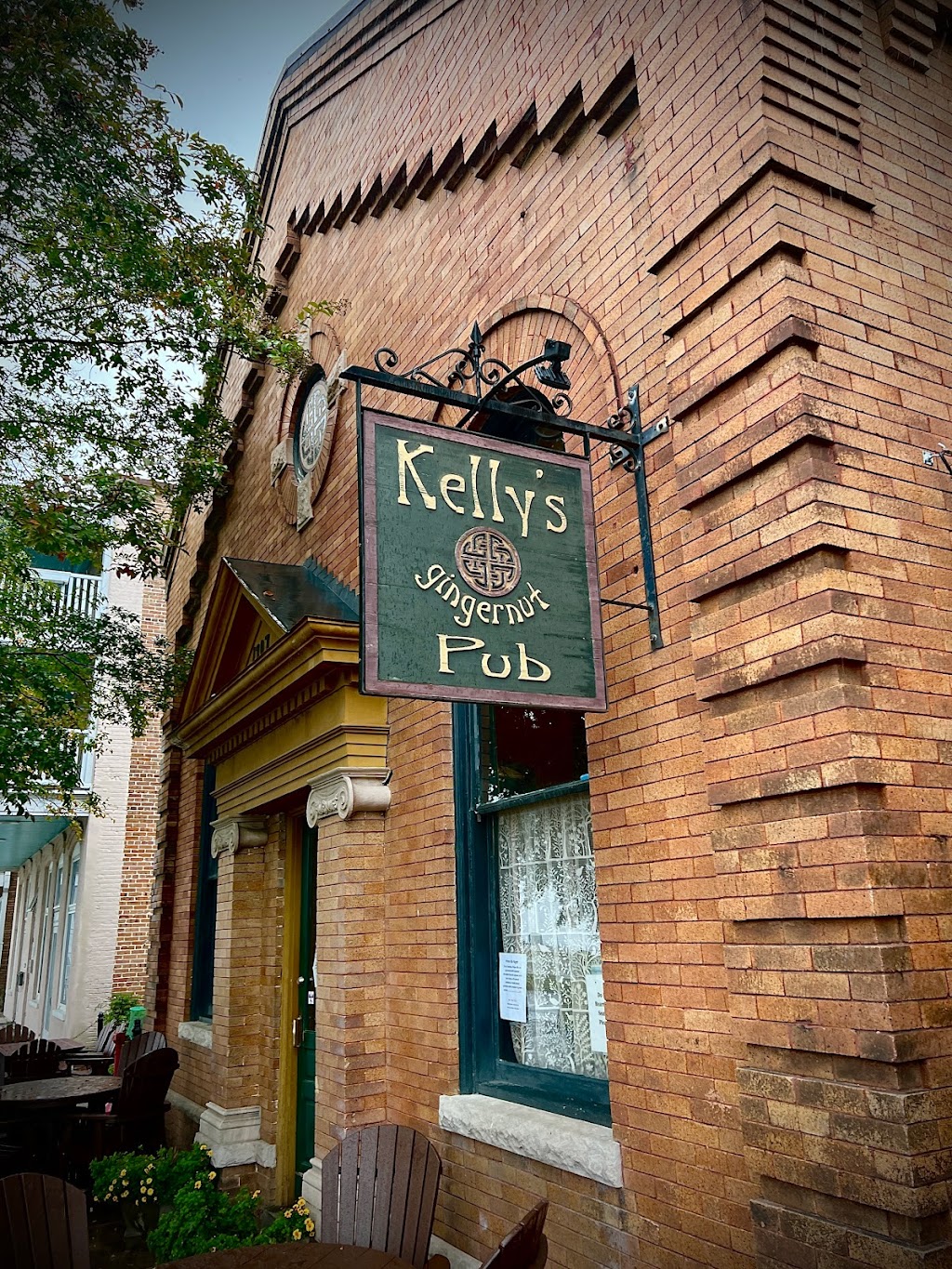 Kellys Gingernut Pub | 133 Mason Ave, Cape Charles, VA 23310, USA | Phone: (757) 331-3222