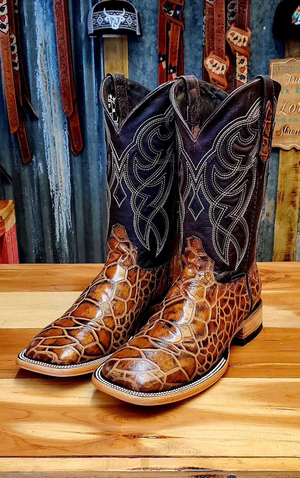 A&P Boots | 504 W Clayton St, Dayton, TX 77535, USA | Phone: (936) 400-2296