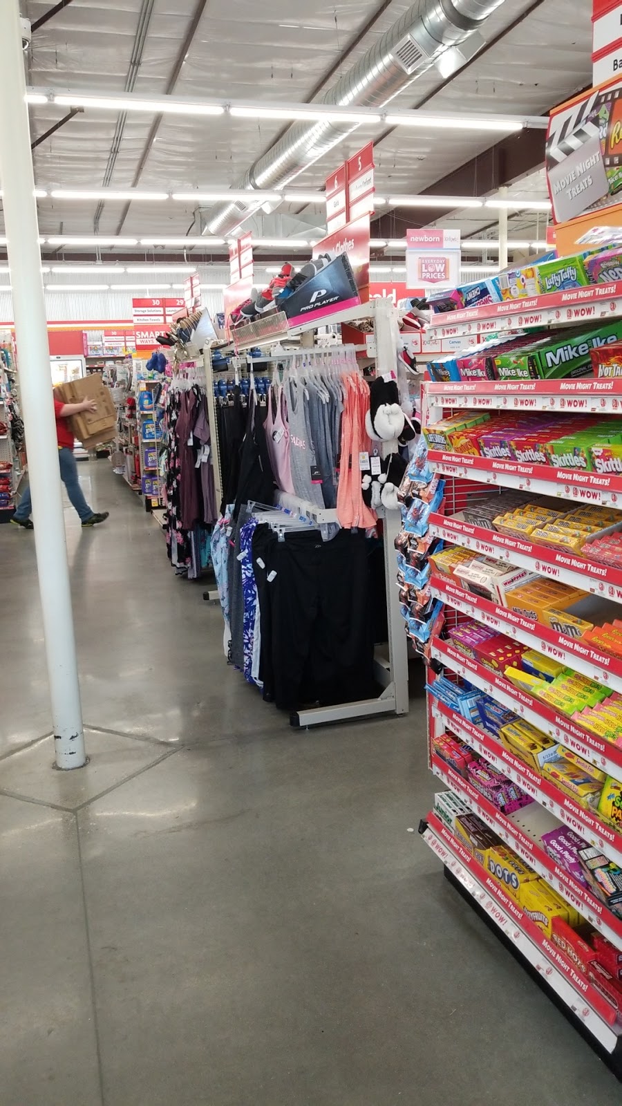 Family Dollar | 5874 Sorensen Pkwy, Omaha, NE 68152, USA | Phone: (402) 682-7966