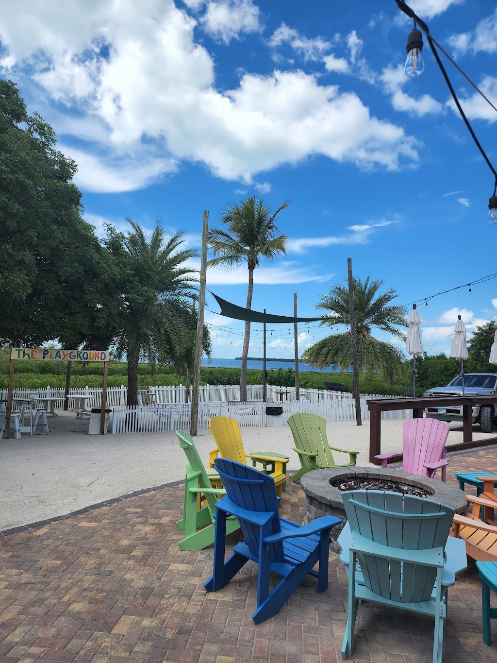 The Oceanview Inn & Sports Pub | 84500 Overseas Hwy, Islamorada, FL 33036, USA | Phone: (305) 664-8052