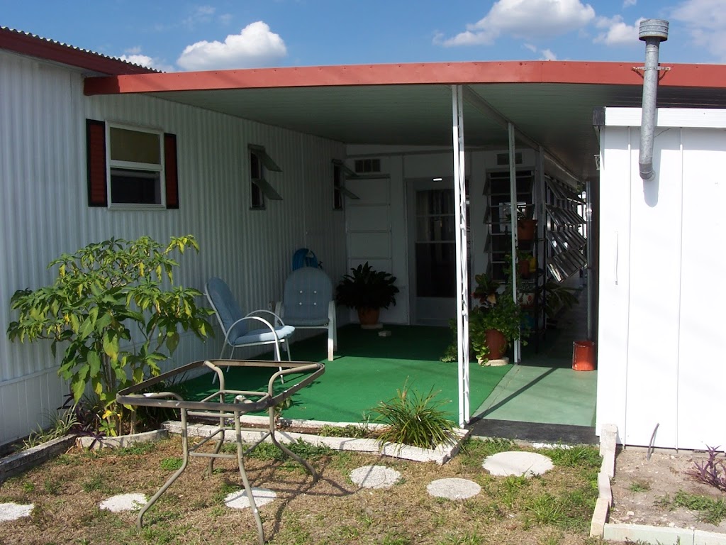 Sterling Mobile Homes Park | 303 Sterling Dr, Lakeland, FL 33815, USA | Phone: (863) 683-1925