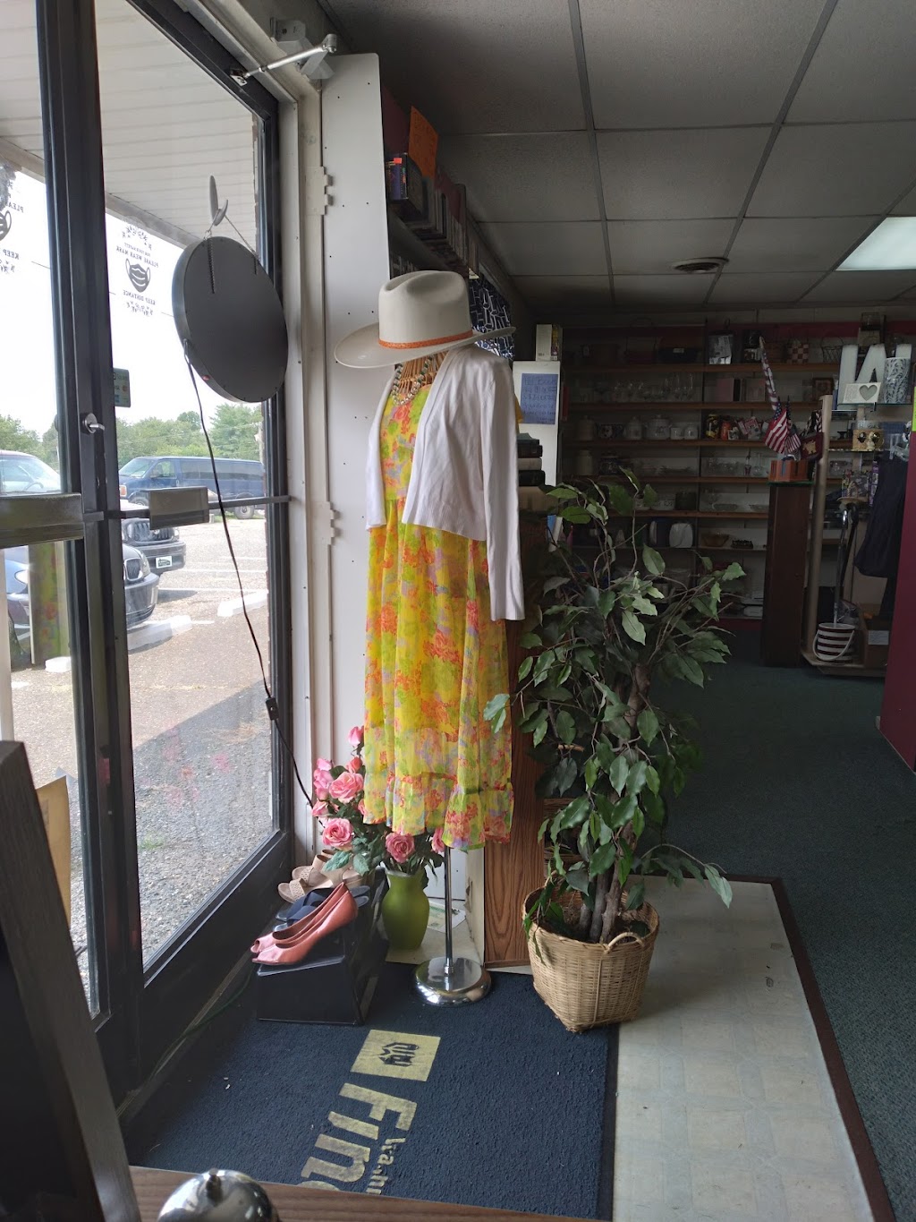 Faith tree resale thrift store | 317c old hwy, W 52 Bypass, Pilot Mountain, NC 27041, USA | Phone: (336) 710-9847