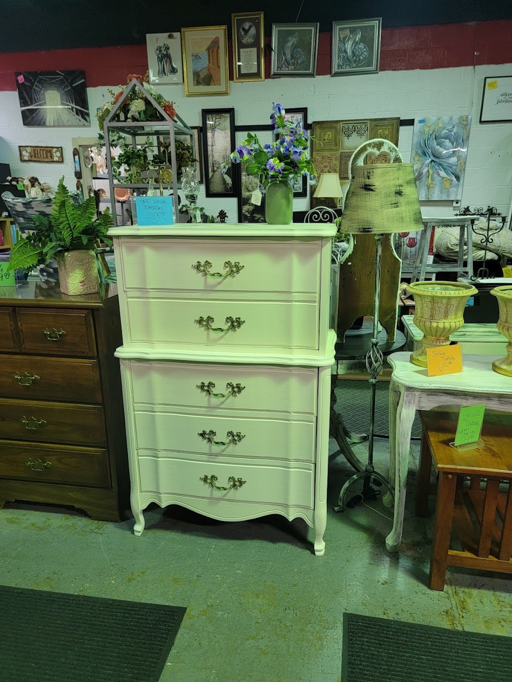 Portland Consignment Shop | 310 N Broadway, Portland, TN 37148, USA | Phone: (615) 325-3382