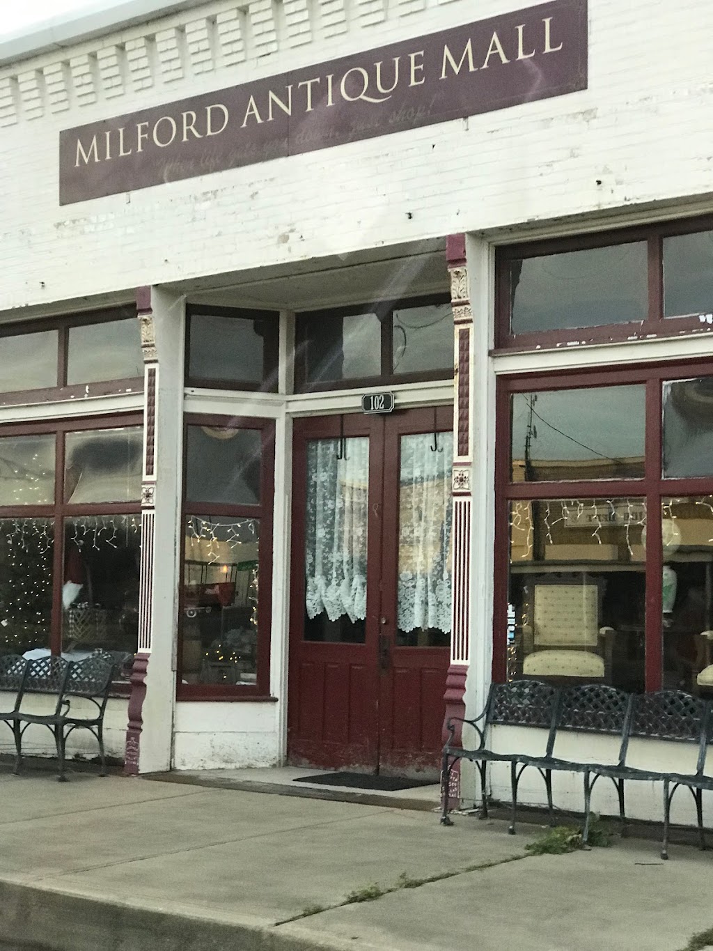 Milford Antique Mall | 102 &, 104 N Main, Milford, TX 76670, USA | Phone: (972) 825-7272