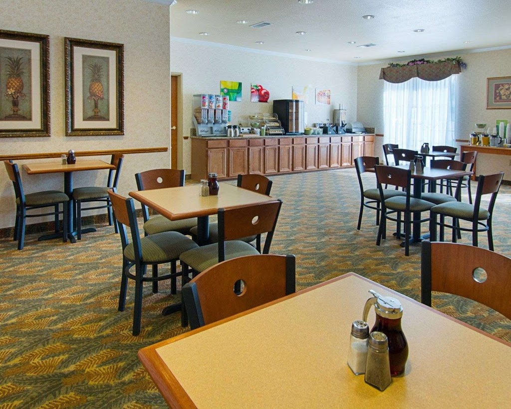 Quality Inn & Suites | 1614 NE Big Bend Trail, Glen Rose, TX 76043, USA | Phone: (254) 897-2111