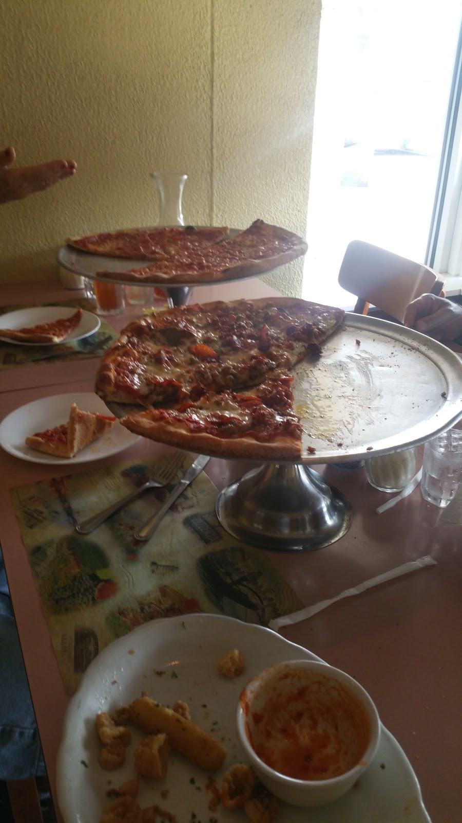 Sorrento Pizzeria & Restaurant | 879 High Ridge Rd, Stamford, CT 06905, USA | Phone: (203) 968-1010