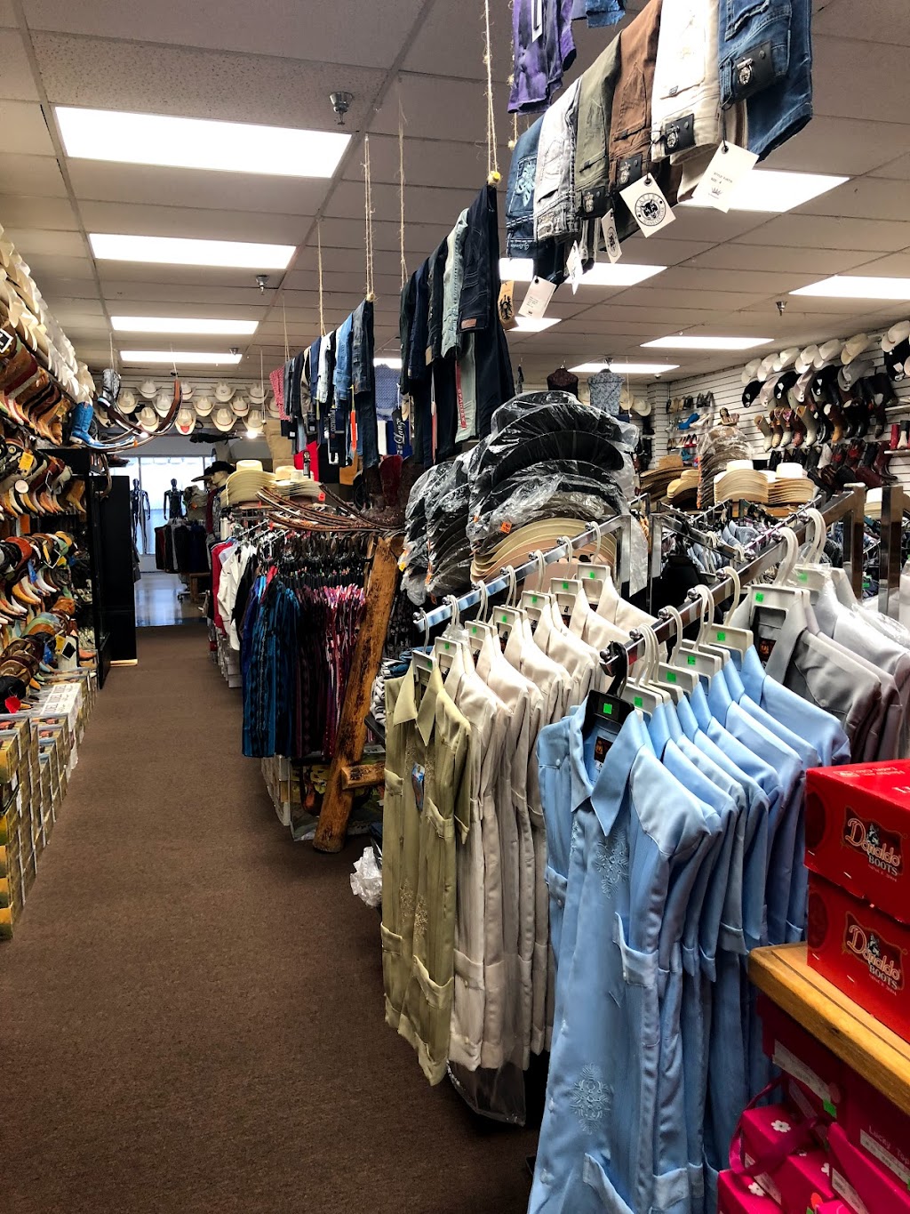 El Norteño Western Wear | 2211 Belvidere Rd, Waukegan, IL 60085, USA | Phone: (847) 782-7234