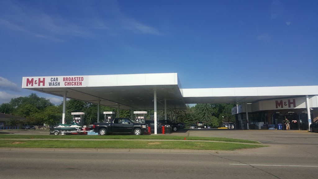 M & H Gas Station | 1402 Vermillion St, Hastings, MN 55033, USA | Phone: (651) 438-1126