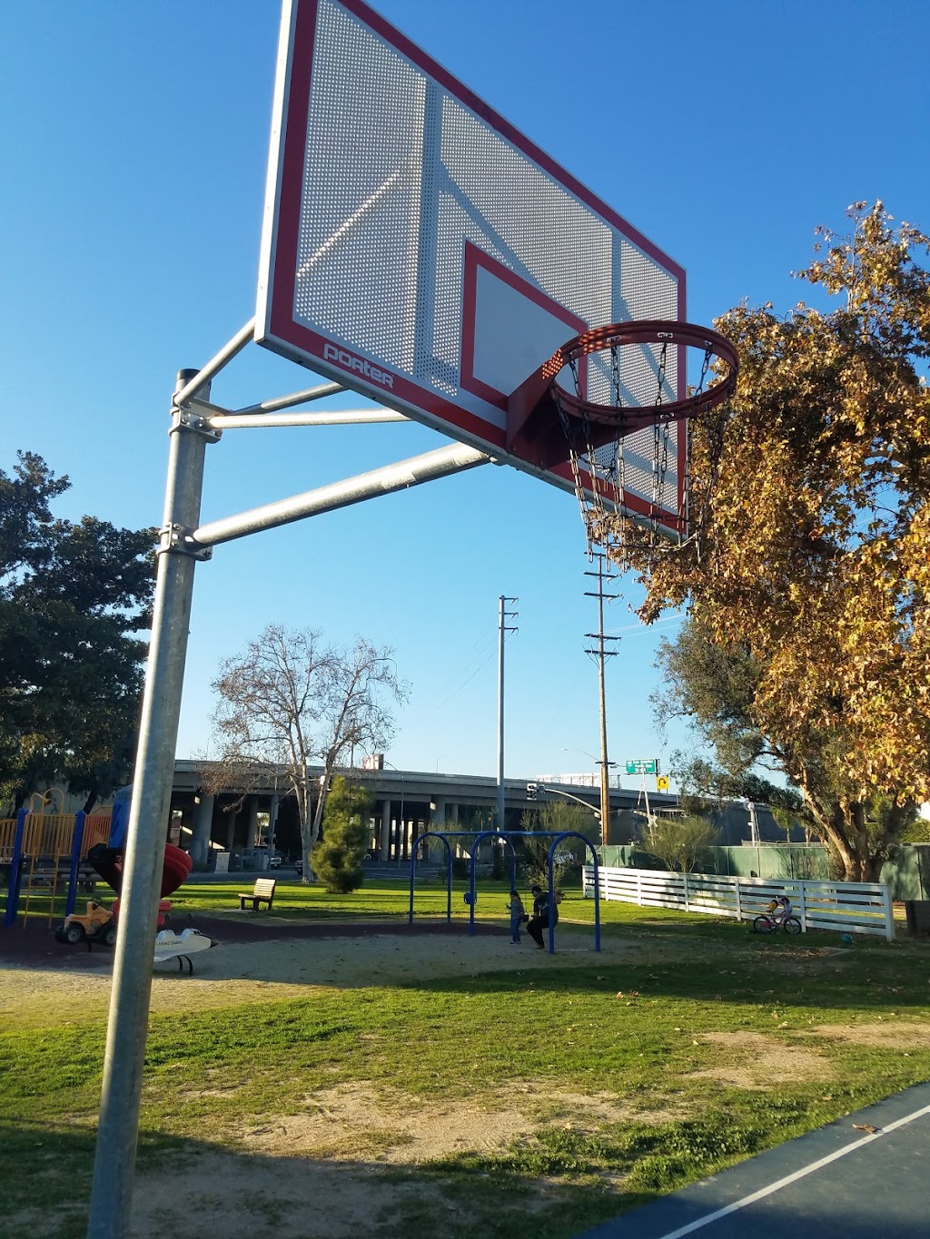 Robert White Park | 12120 Hoxie Ave, Norwalk, CA 90650, USA | Phone: (562) 929-5617