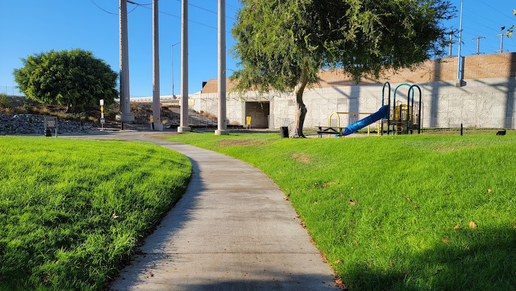 Santa Ana River Trail - Moon Park Entrance | 3377 California St, Costa Mesa, CA 92626, USA | Phone: (714) 973-6680
