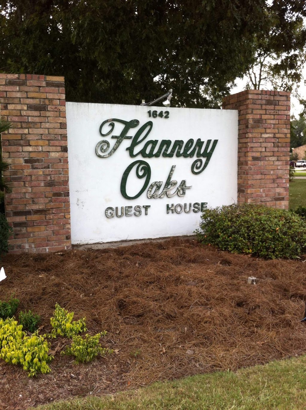 Flannery Oaks Guest House | 1642 N Flannery Rd, Baton Rouge, LA 70815, USA | Phone: (225) 275-6393