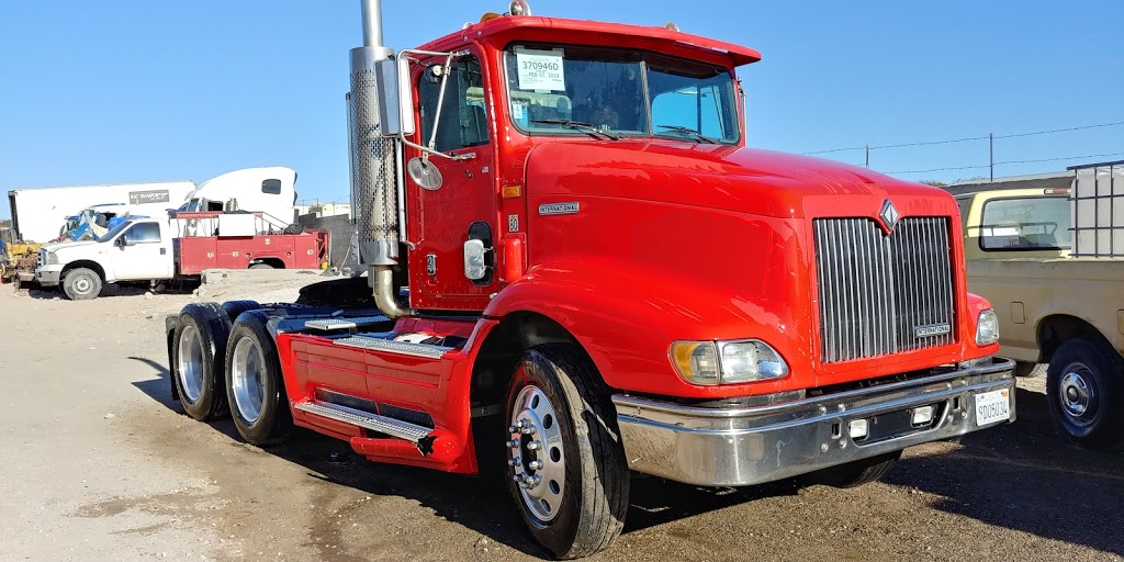 Nevarez truck sales and transport | 15495 Gateway Blvd W, El Paso, TX 79928, USA | Phone: (915) 261-9021