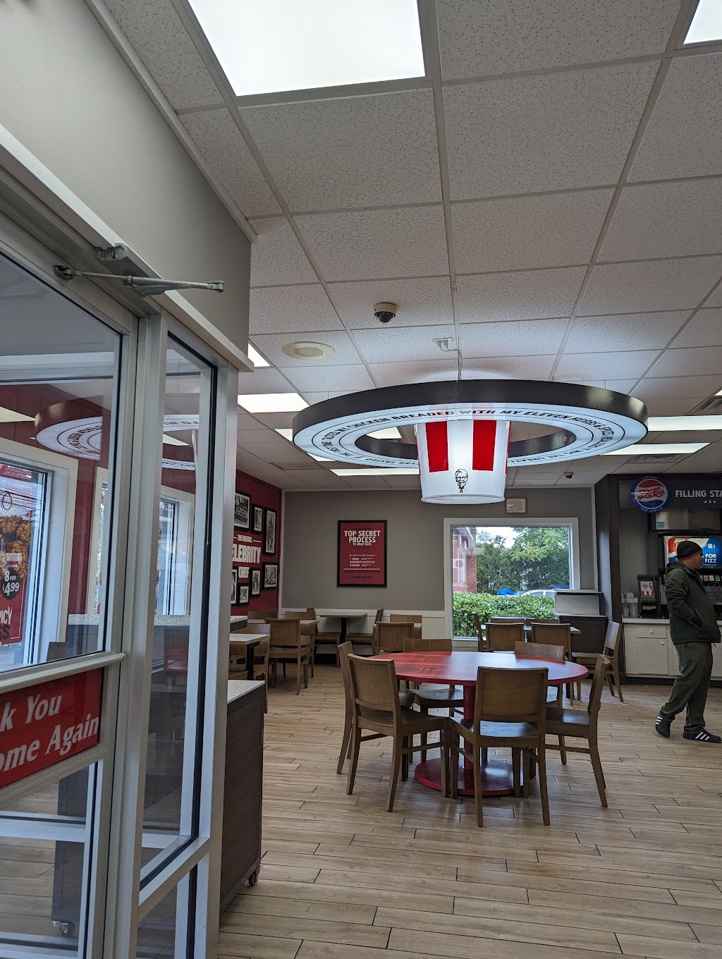 KFC | 221 W Jericho Turnpike, Huntington Station, NY 11746, USA | Phone: (631) 351-9098