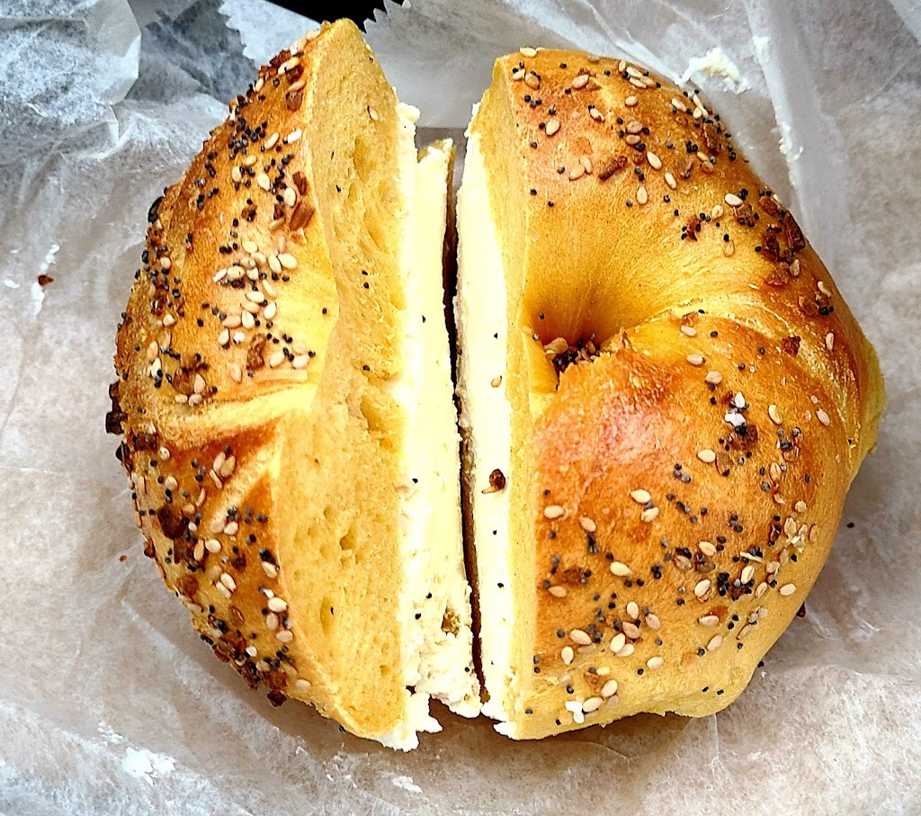 Yorktown Bagels & Bialys | 300 Gordons Corner Rd, Manalapan Township, NJ 07726, USA | Phone: (732) 972-2299