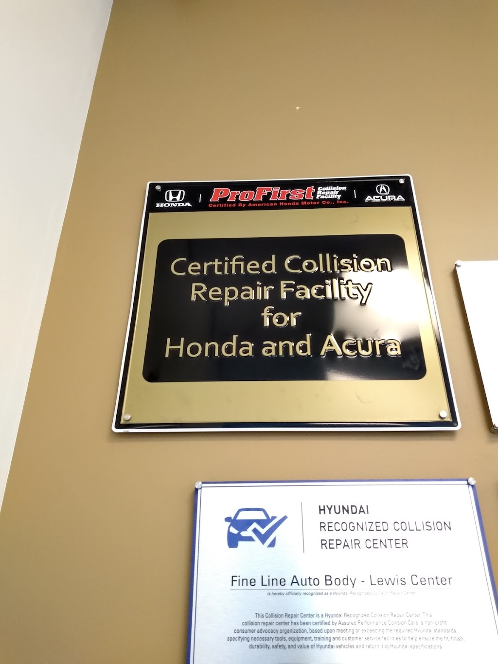 Fine Line Auto Body-Lewis Center | 8595 N High St, Columbus, OH 43235, USA | Phone: (614) 431-1111