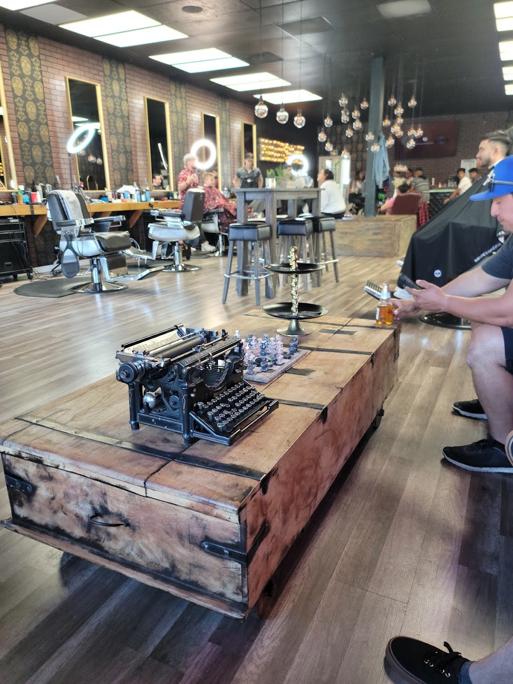 Los Barberos | 1630 Contra Costa Blvd Suite D, Pleasant Hill, CA 94523, USA | Phone: (925) 457-9181