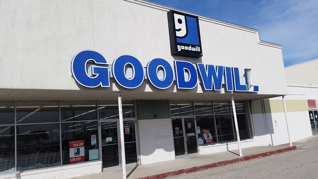 Goodwill | 1501 E Main St Ste. 17, Alice, TX 78332, USA | Phone: (361) 668-0474