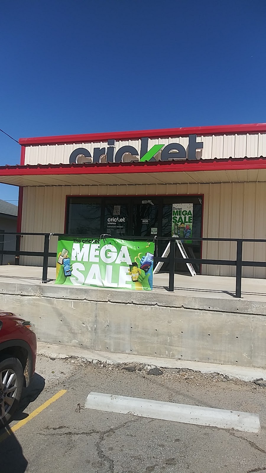 Cricket Wireless Authorized Retailer | 708 E Main St, Henryetta, OK 74437, USA | Phone: (918) 268-8609