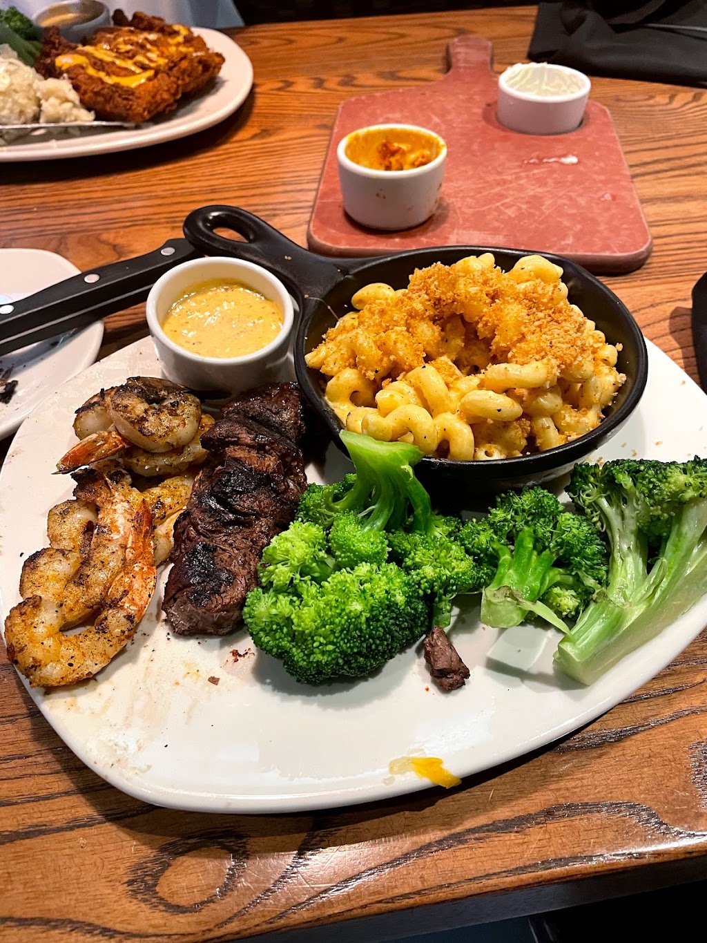 Outback Steakhouse | 725 Howe Ave, Cuyahoga Falls, OH 44221, USA | Phone: (330) 928-9550