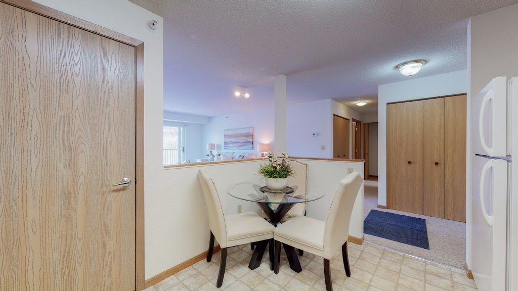 Osceola Place Apartments | 260 Osceola Ave, St Paul, MN 55102, USA | Phone: (651) 228-1042